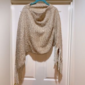 Pullover super soft wool shawl with tassels one size